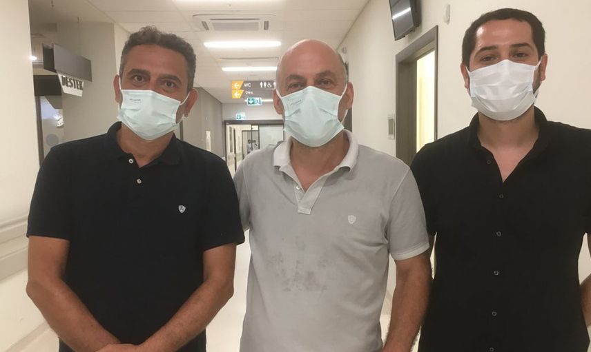Arkadaşlarını Koronavirüs Aşısı Olmaya İkna Ediyor!
