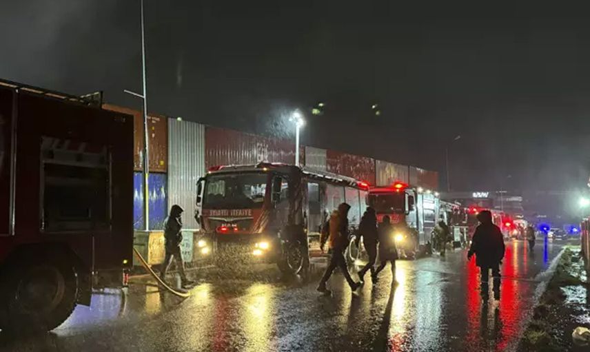Arnavutköy'de korkutan yangın! Ekipler seferber oldu