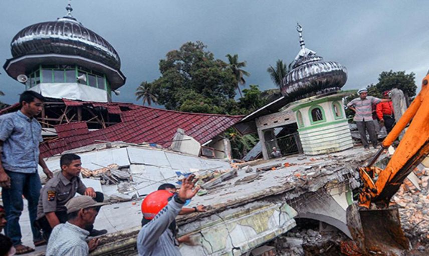 Art arda 4 deprem yaşandı! Vatandaşlar korku dolu anlar yaşadı