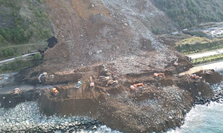 Artvin Arhavi'de heyelan