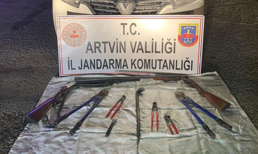 Artvin’de Güvenlik Kameraları İzlenerek 13 Hırsız Tutuklandı
