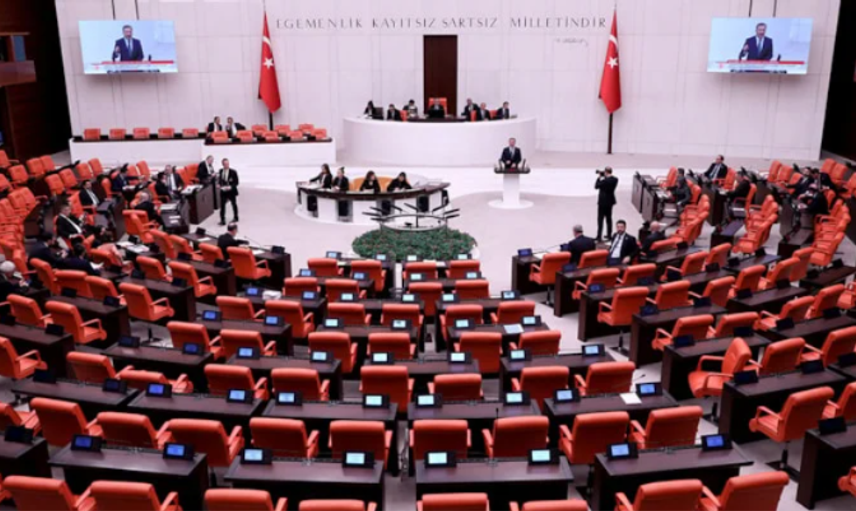 Asgari ücreti protesto eden CHP Meclis'e katılmadı