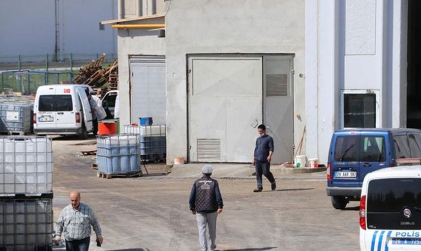 Asit Kuyusunda Facia! Fabrika Sahibi Düştü İşçiler Kurtarmaya Çalıştı