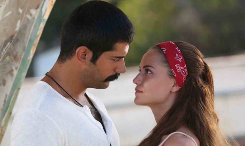 Aşk Sana Benzer filmi ne zaman çekildi? Aşk Sana Benzer filmi konusu nedir? Aşk Sana Benzer filmi çekim yerleri ve oyuncuları