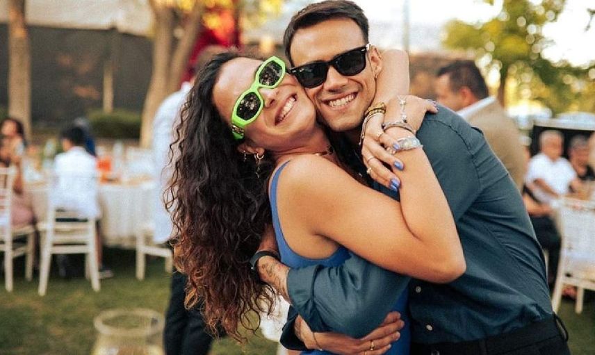 Aslı Bekiroğlu'ndan yeni aşk hamlesi! Sonunda onun da yüzü güldü! Aslı Bekiroğlu yeni aşkını sarmaş dolaş ilan etti