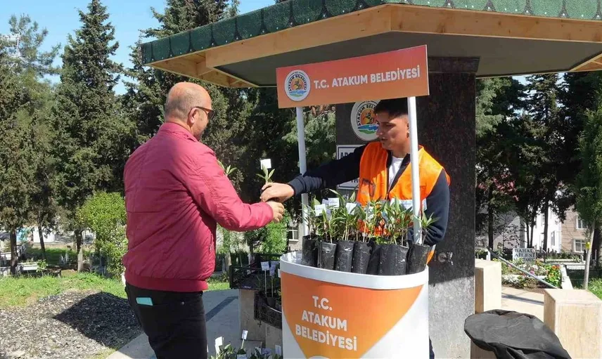 Atakum Belediyesi'nden Duyarlı Kabir Ziyareti