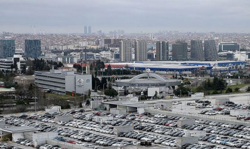 Atatürk Havalimanı'nda Bırakılan Araçlar Sahiplerini Bekliyor