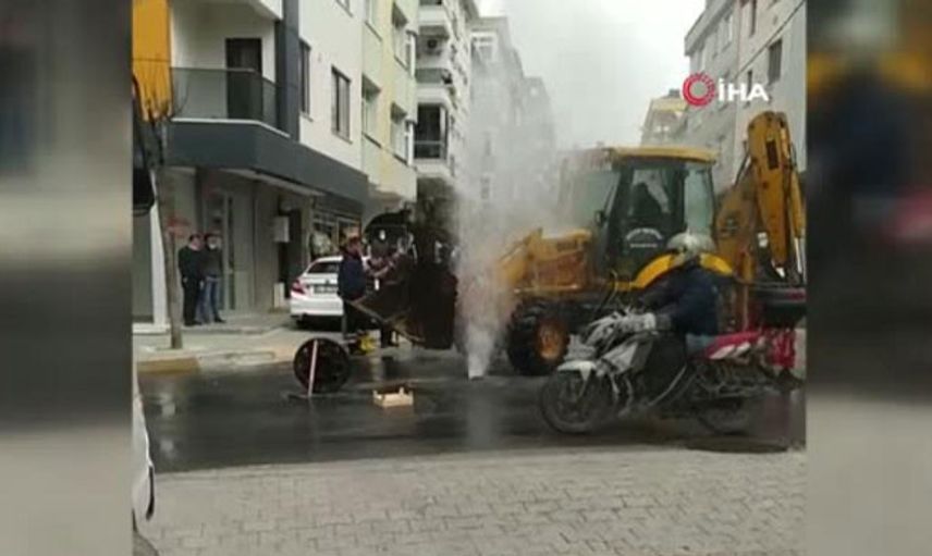 Avcılar'da İSKİ Çalışmasında Su Borusu Patladı