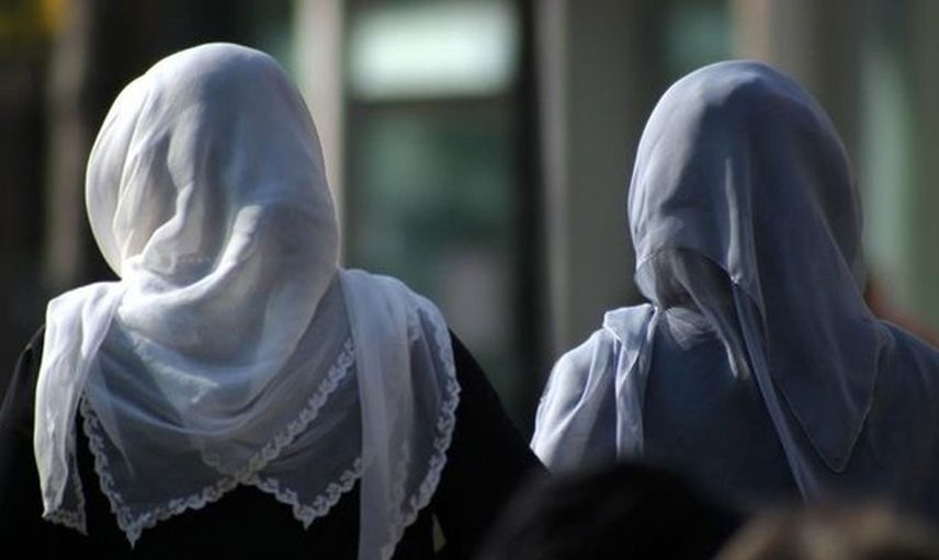 Avrupa'da skandal ırkçılık! Müslüman kadınları toplumdan dışlayarak gerçek yüzlerini gösterdiler!