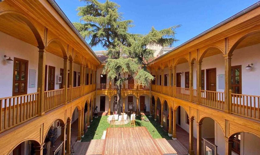 Ayasofya Fatih Medresesi nerede, kim yıktırdı?