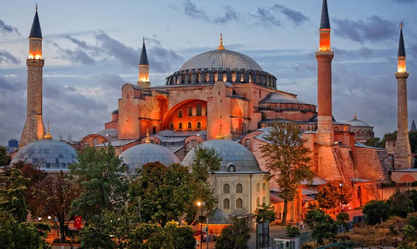 Ayasofya’da yeni dönem başladı: Bugünden itibaren hayata geçirildi