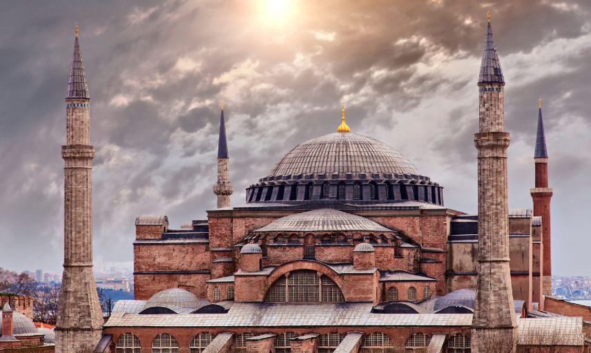 Ayasofya'nın kubbesi sökülüyor