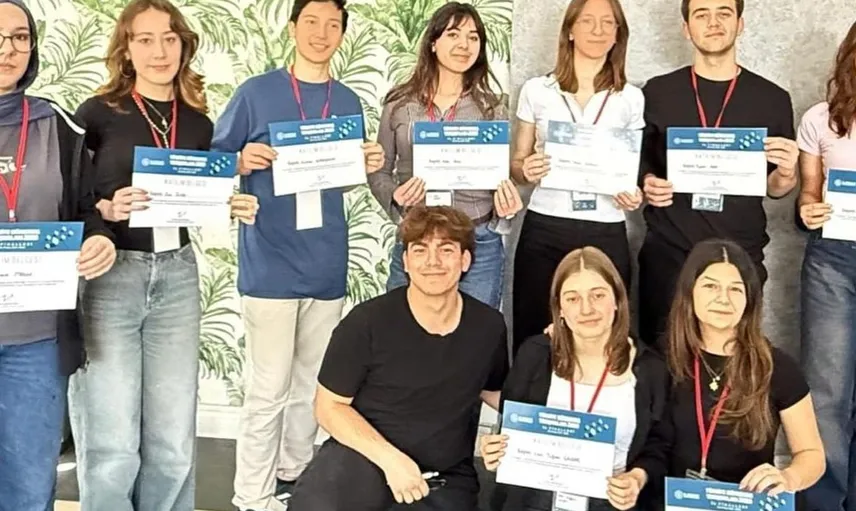 Aydın Fen Lisesi Münazara Takımından Büyüleyici Başarı