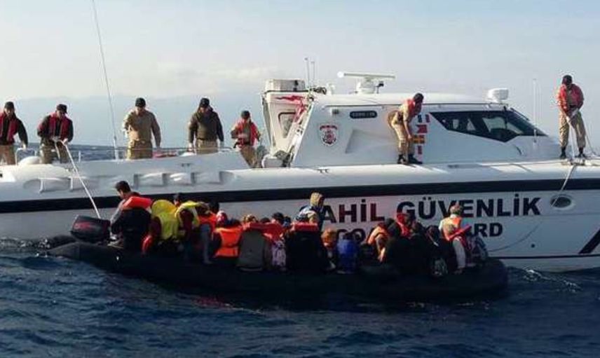 Ayvacık'ta Kaçmaya Çalışan 18 Düzensiz Göçmen Yakalandı