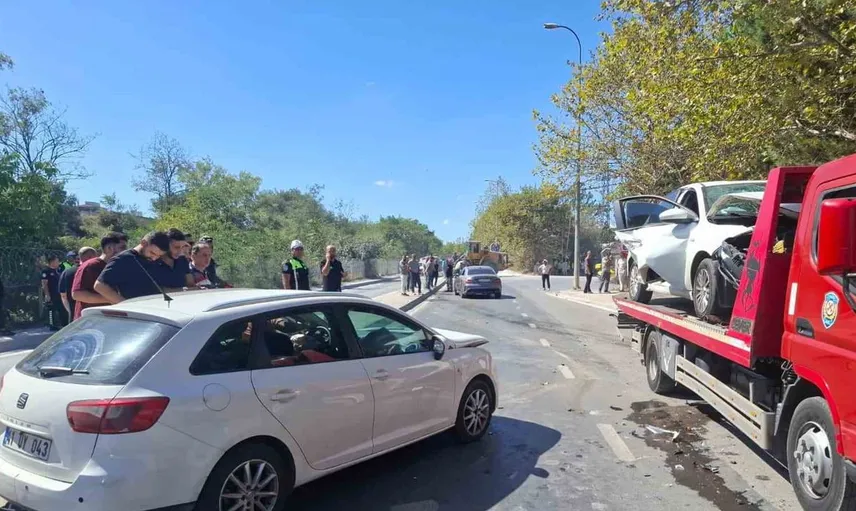 Sancaktepe'de kontrolden çıkan beton pompa aracı zincirleme kazaya neden oldu