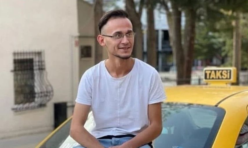 Burdur'da iki otomobil çarpıştı: ağır yaralanan sürücü hastanede hayatını kaybetti