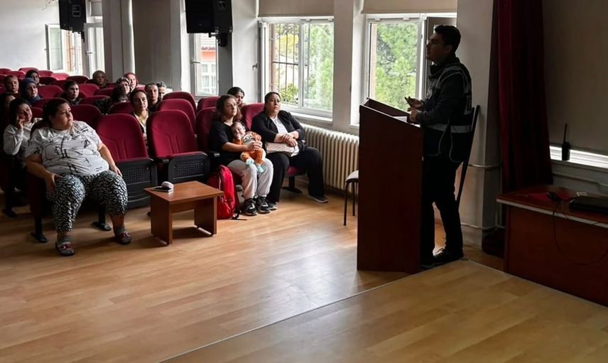 Karpuzlu'da öğrenci velilerine güvenlik bilgilendirmesi yapıldı