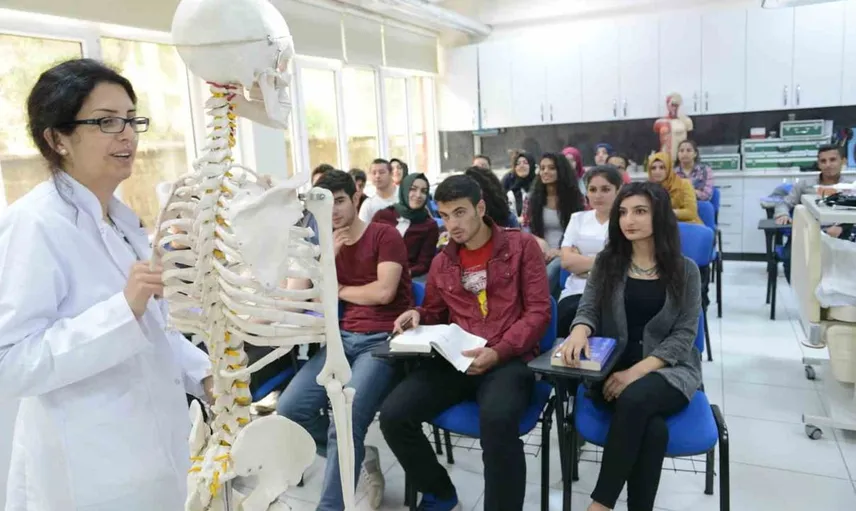 Tıp ve mühendisliklerin öncülüğünde YKS ilk bini oluşturdu