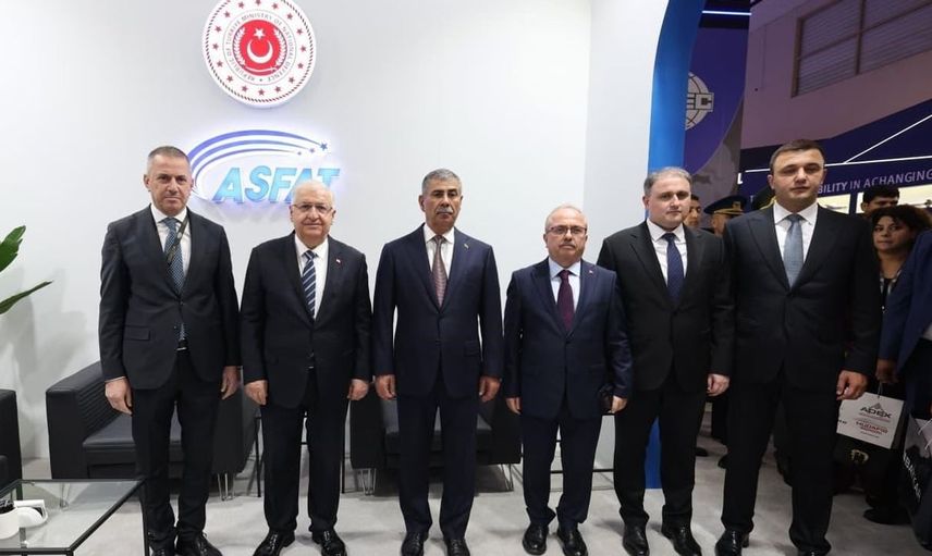 Bakan Güler, Azerbaycan savunma fuarında önemli temaslarda bulundu