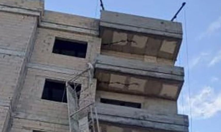 Mersin'de inşaat iskelesinden düşen işçi yaşamını yitirdi