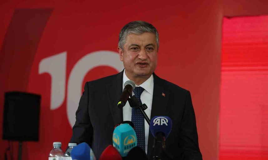 Adana lezzet festivalinin coşkusu dev mangal ateşiyle başladı