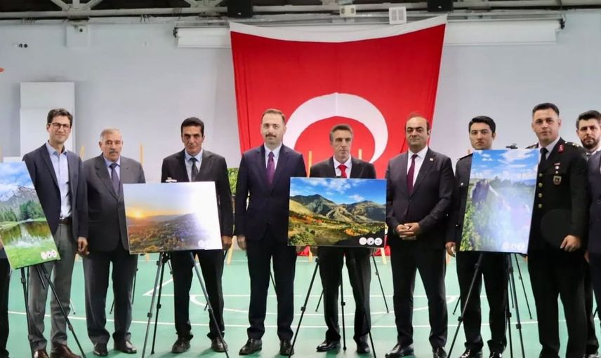 Erzincan'ın üzümlü ilçesinde doğal güzellikler sergiyle tanıtıldı