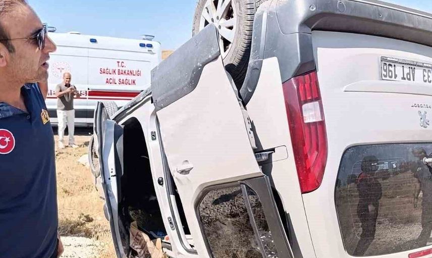 Kamyonet takla attı: 4 kişi yaralandı