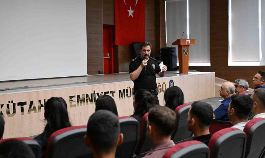 Kütahya'da göreve başlayan polis memurlarına oryantasyon eğitimi