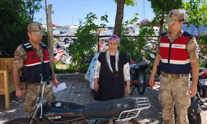 Siverek’te çalınan motosiklet sahibine teslim edildi