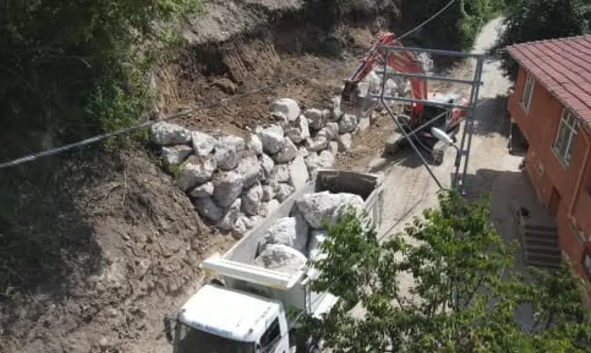 Kastamonu köy yolları sel sonrası güçlendirilerek onarılıyor