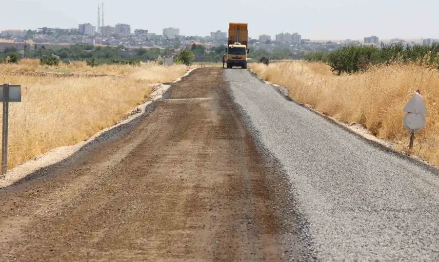 Kırsal ulaşımda yeni bir dönem: Hilvan'da 5,5 kilometrelik yol yenilendi