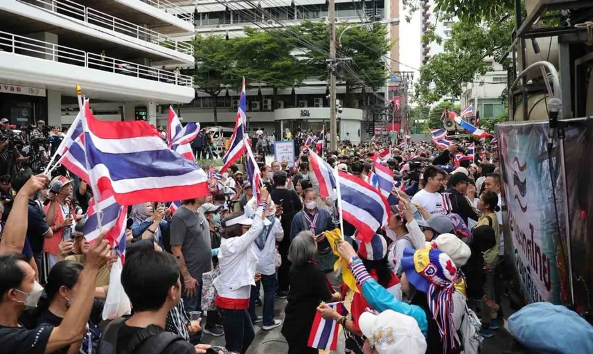 Bangkok'ta İsrail Büyükelçiliği önünde büyük protesto: Tayland yasaları ihlal ediliyor