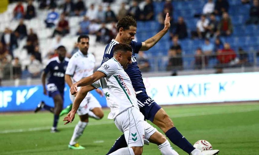 Kasımpaşa ve Konyaspor'un maçında henüz gol sesi çıkmadı