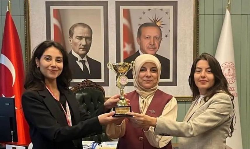 Düzce Valiliği kadın masa tenisi takımı il birincisi olarak dikkat çekti