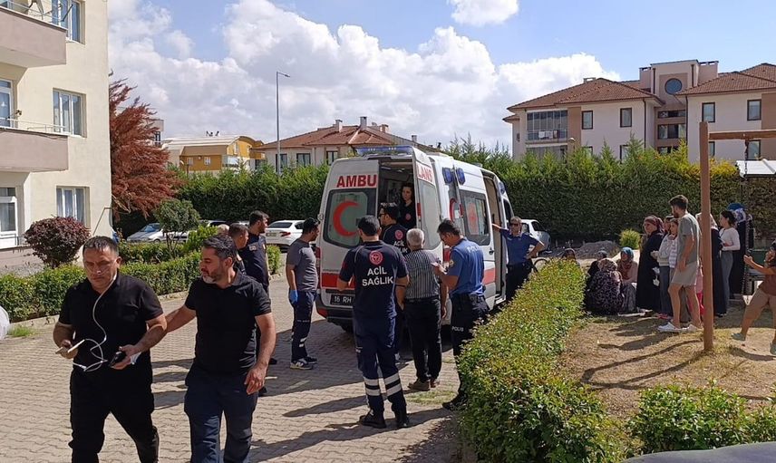 Bursa'da mutfaktan çıkan yangın 4 kişiyi etkiledi