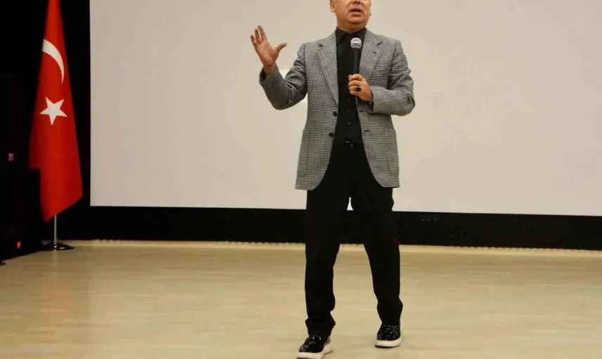 Kazak sanatçı Bagjan Oktyabr, öğrencilere ilham verdi