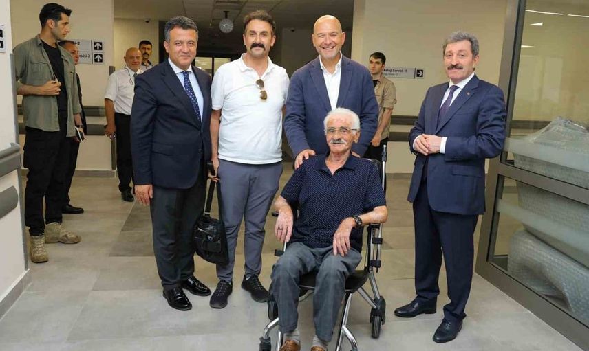 Süleyman Soylu, Samsun şehir hastanesi’nde hastaları ziyaret etti