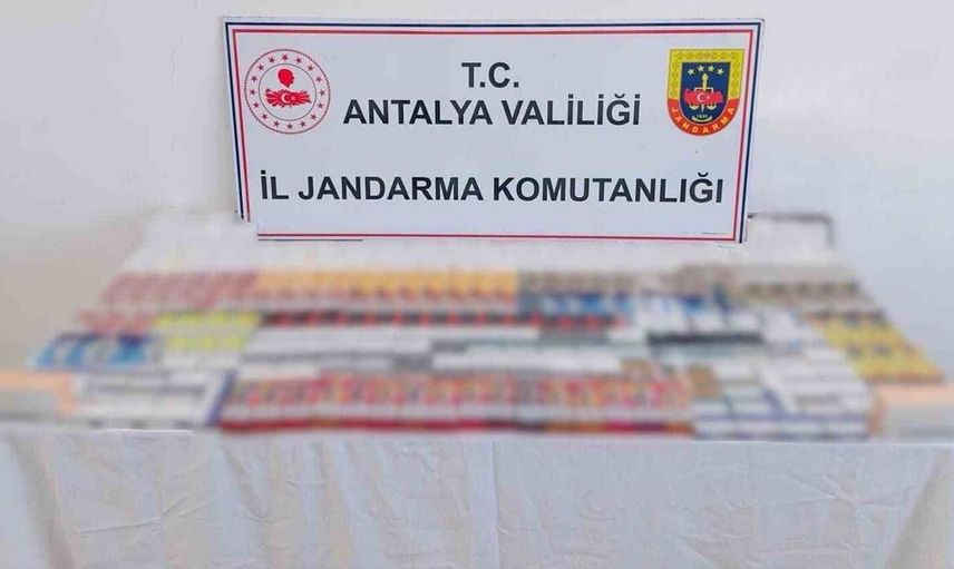 Kemer'de jandarma operasyonu: çok sayıda kaçak ürün ele geçirildi