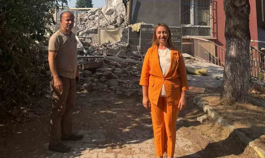 Deprem riski nedeniyle Atatürk Ortaokulu yıkılıyor