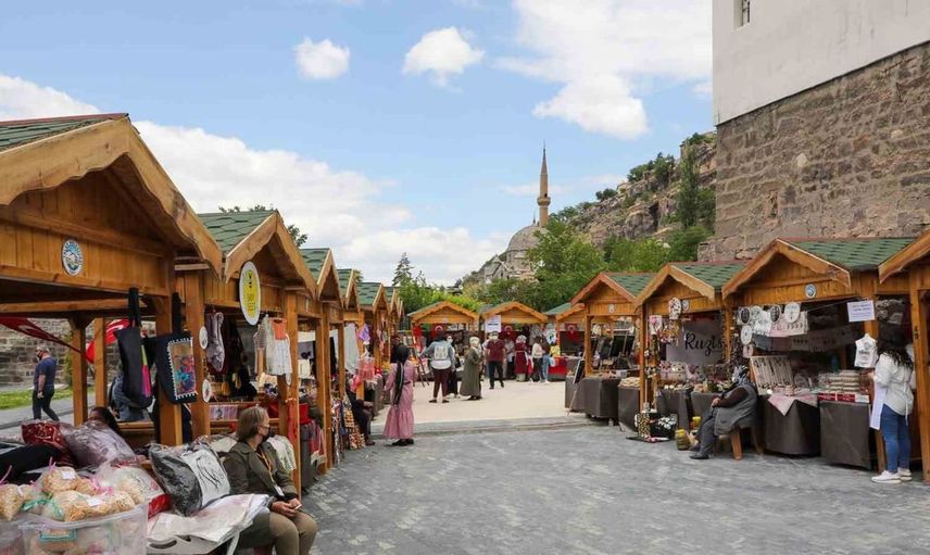 Eylül ayının ikinci pazarında Talas'ta kadın girişimcilerin el emeği ürünleri sergilenecek