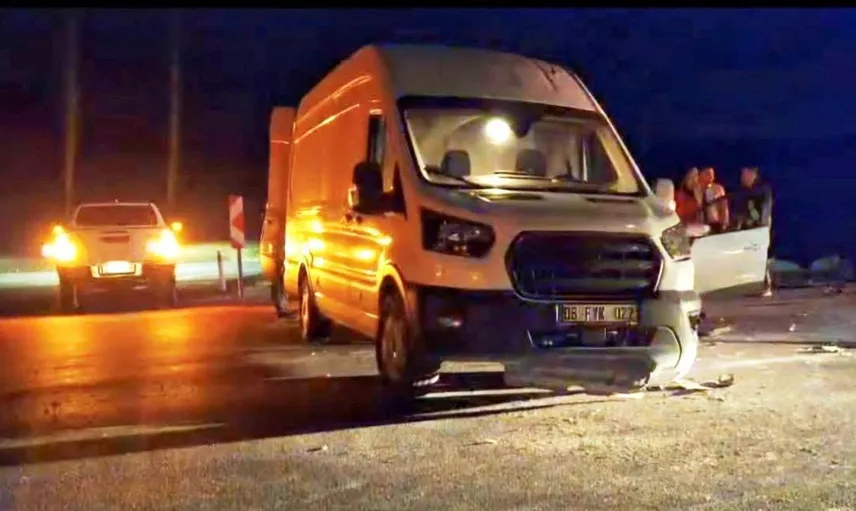 Hisarcık'ta gece yarısı trafik kazası: 3 kişi hastaneye kaldırıldı