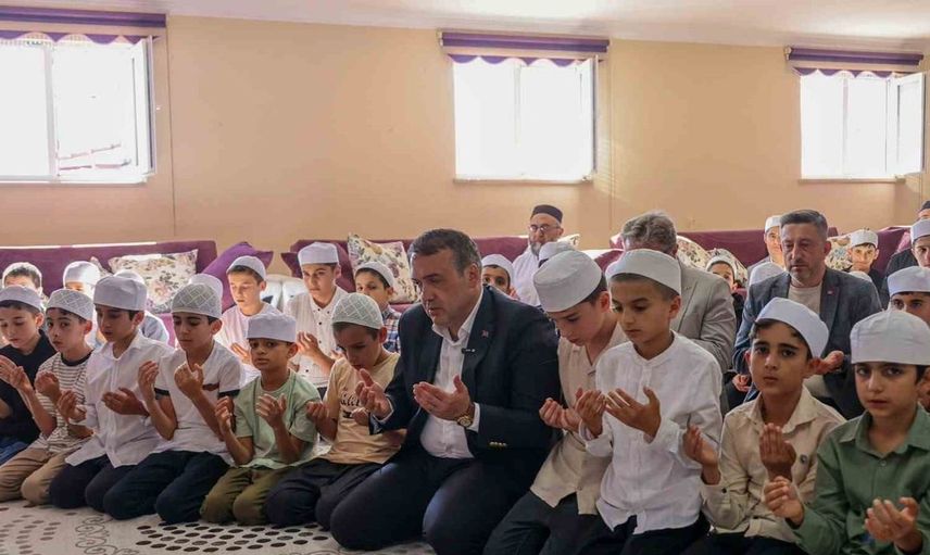 Bilecik Valisi Faik Oktay Sözer hafız adaylarıyla buluştu