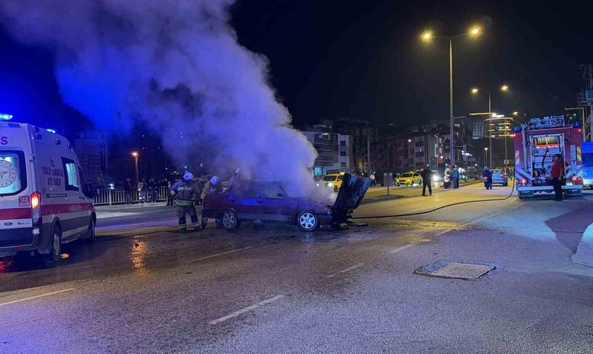 Düzce’de otomobil yangını: sürücü ve yolcusu son anda kurtuldu
