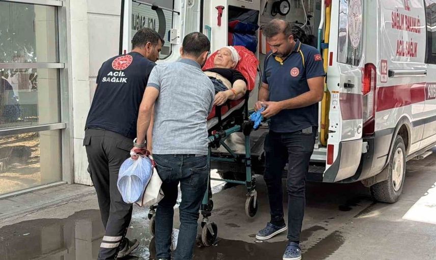 Bıçak elinden düştü, kadın yaralandı: Sağlık durumu iyi