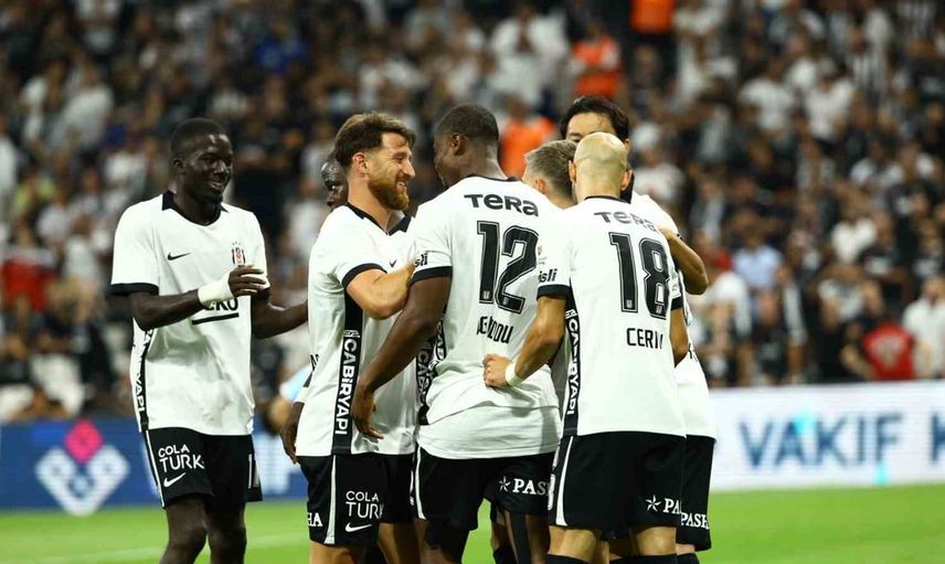 Beşiktaş, evindeki başarısını sürdürdü: Erzurumspor'u 3-0 yendi