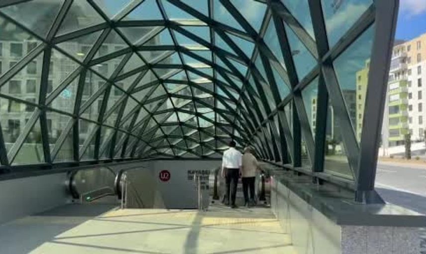 Ulaştırma Bakanı Uraloğlu'ndan metro hattında yolcu rekoru açıklaması