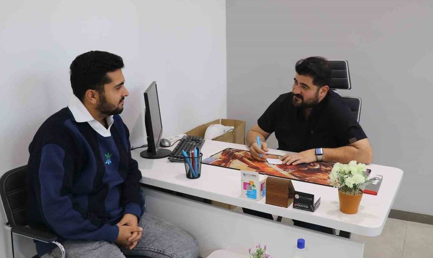 Diş hekimine Eypio bakış açısı: Sivas'ta hastalar fotoğraf çektirmek için sıraya giriyor