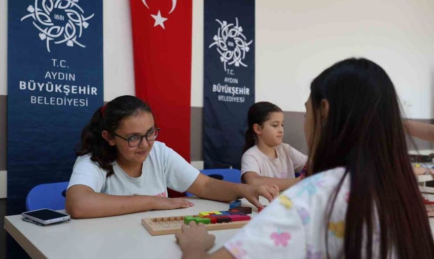 Minikler akıl oyunlarıyla hem eğleniyor hem öğreniyor