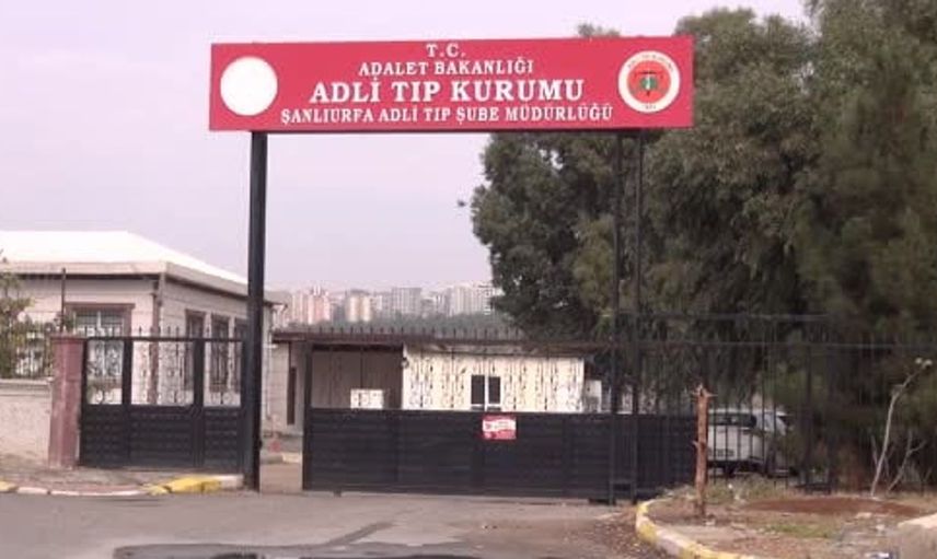 Şanlıurfa'da devrilen tırda sürücü hayatını kaybetti