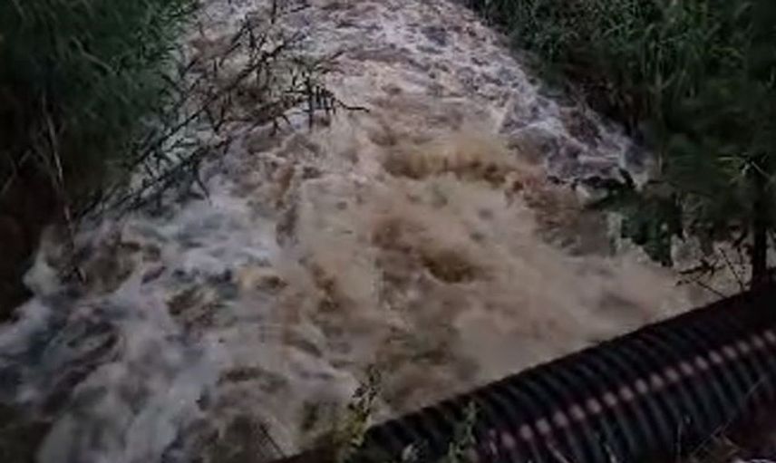 Fethiye'de etkili sağanak yağışlar hayatı durma noktasına getirdi